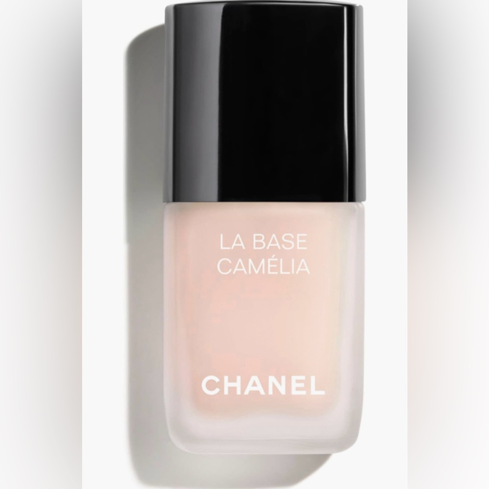 NWT CHANEL LA BASE CAMÉLIA Base Coat | No Color | Pale pink in bottle